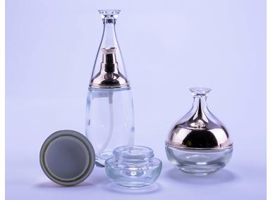 frascos de cosméticos vazios
