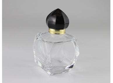 frasco de perfume claro