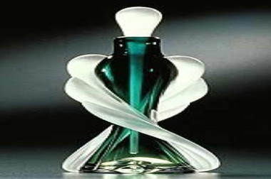 o design da forma do frasco de perfume